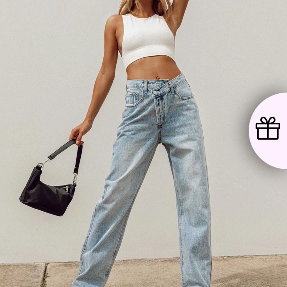 SOLD! SOLD! SOLD!😁♥️HOLLY ASYMMETRIC STRAIGHT LEG JEAN LIGHT WASH DENIM Size 0 - Picture 6 of 10